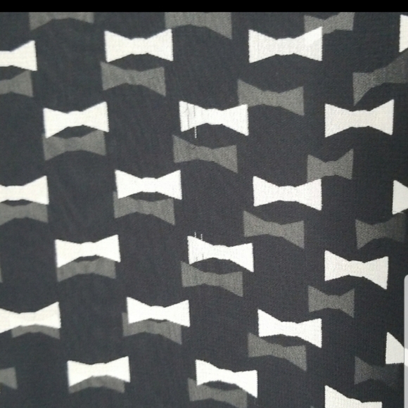 Collective concepts roll tab sleeve blouse small - Picture 7 of 9